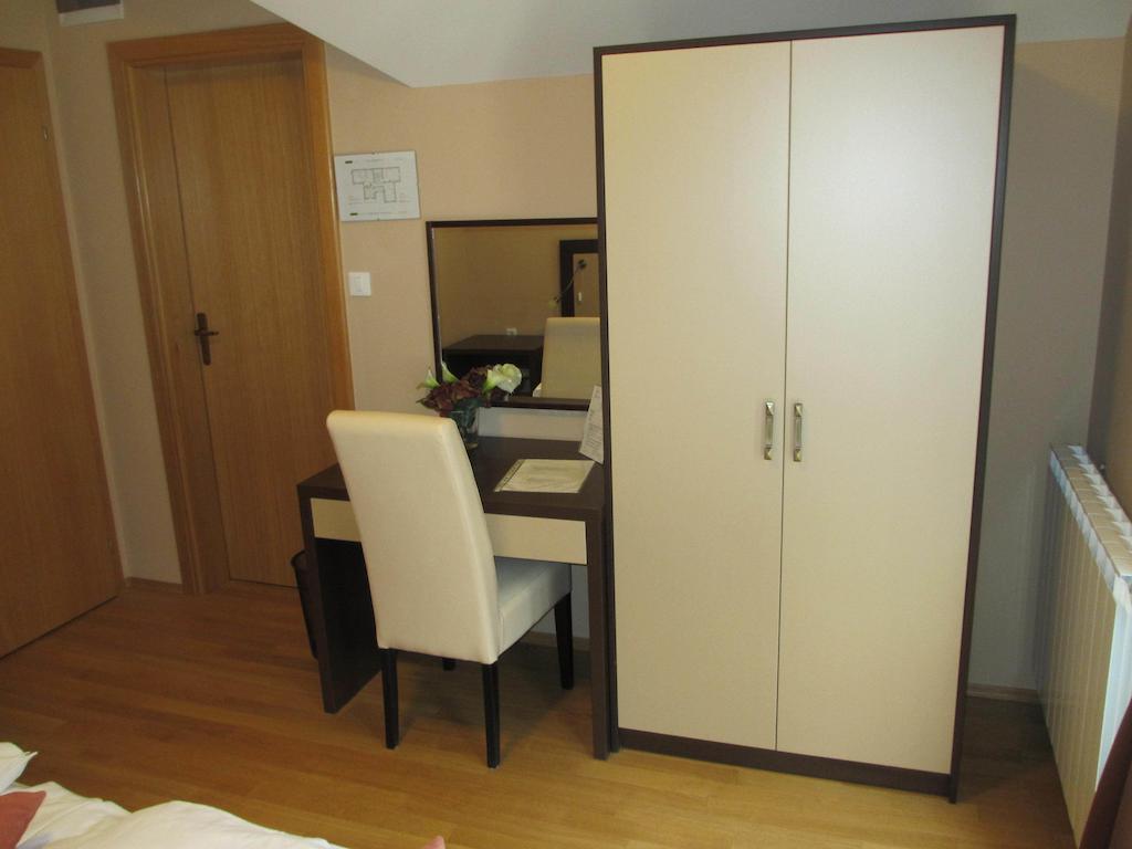 Apartments Manjan Krasno Polje Rom bilde