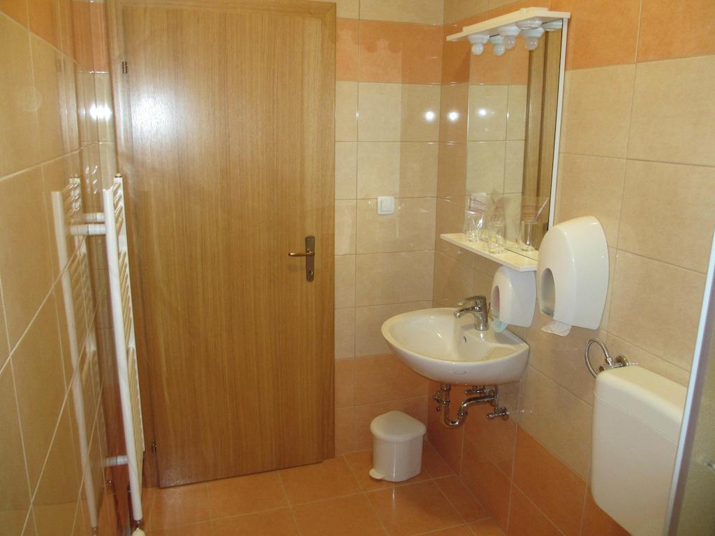 Apartments Manjan Krasno Polje Rom bilde