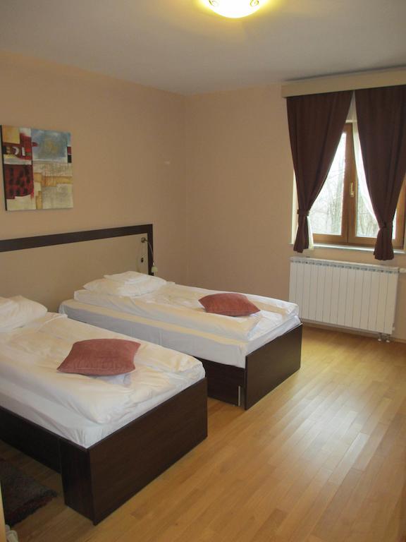 Apartments Manjan Krasno Polje Rom bilde